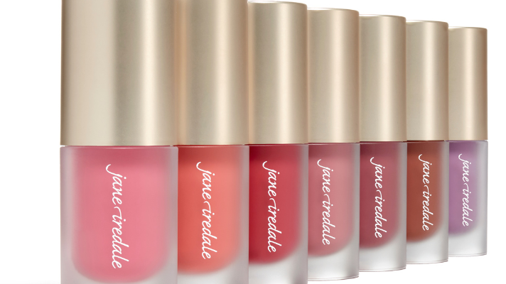 Flytende blush vs. pudderblush - hvilken bør du velge?