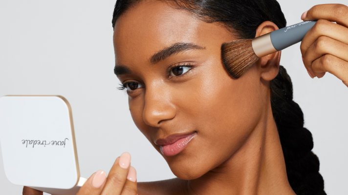 PurePressed Base Mineral Foundation - hudpleie, solbeskyttelse og makeup i ett