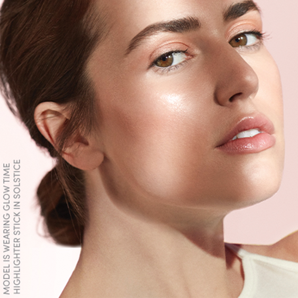 Glow Time Highlighter Stick Solstice på modell