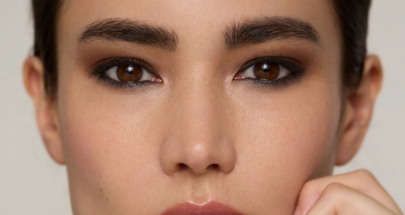 Slik bruker du ColorLuxe Eye Shadow Stick