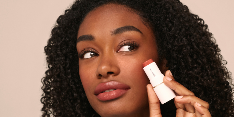 Glow Time Blush Stick - en naturlig, glødende blush