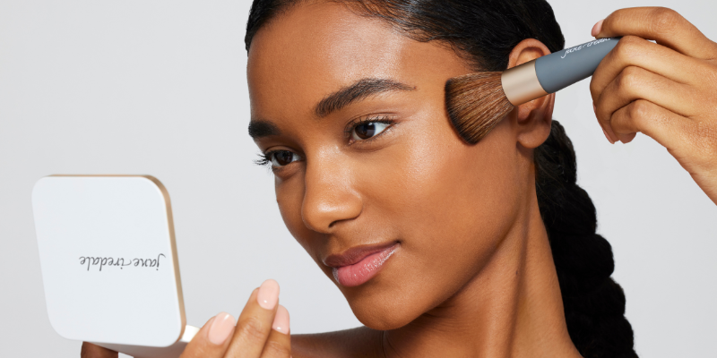 PurePressed Base Mineral Foundation - hudpleie, solbeskyttelse og makeup i ett